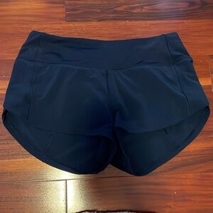 Lululemon Speed Up Low Rise Lined Shorts. Size: 2 Color: Navy blue